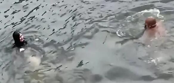 ˹Ůүˮ