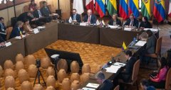 �й���ʽ��Ϊ����˹��ͬ��۲�Ա��,����������